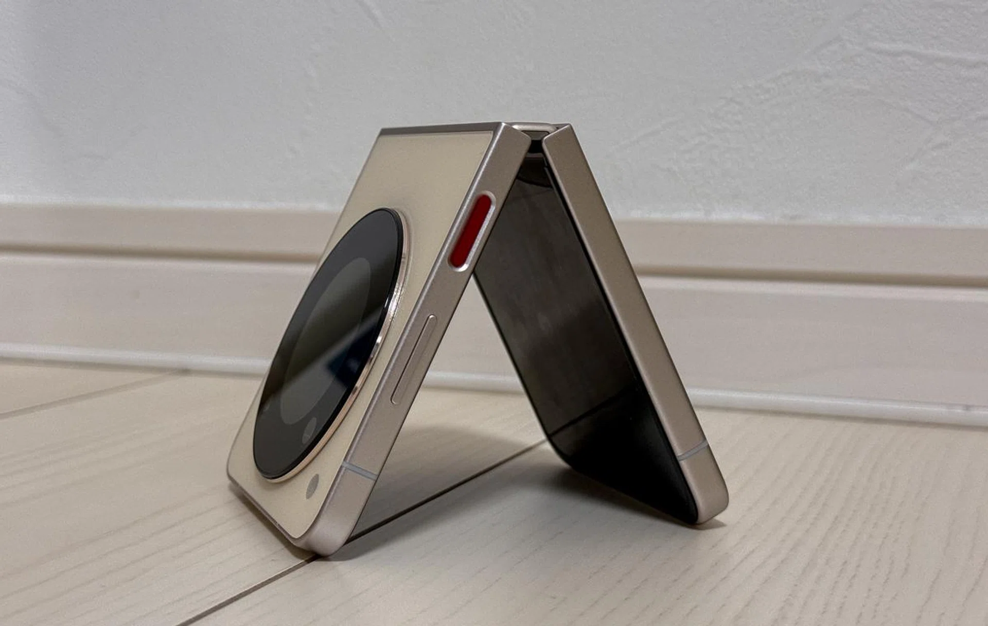 It really is a good-looking phone.