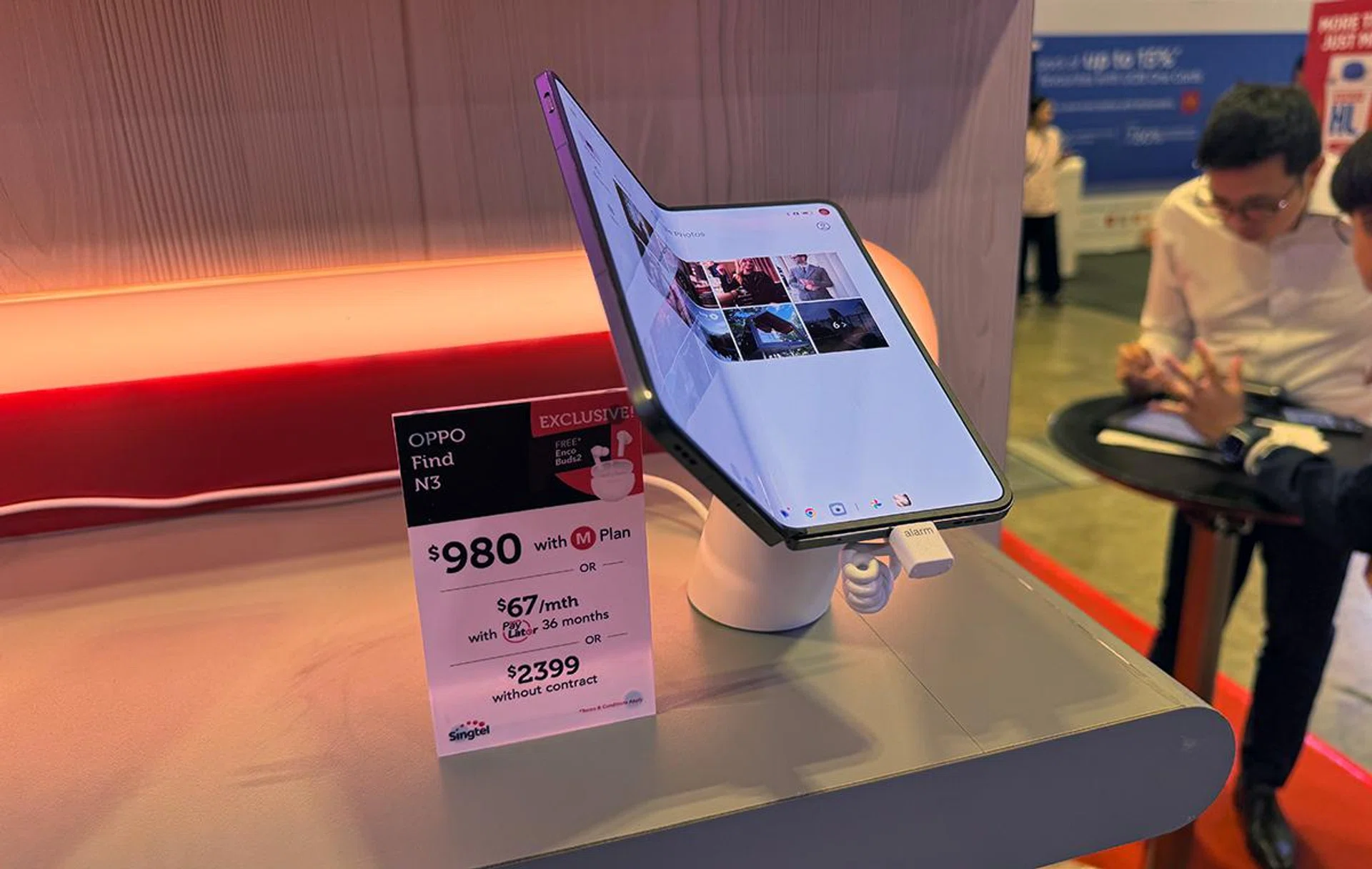 OPPO Find N3 at the Singtel booth.