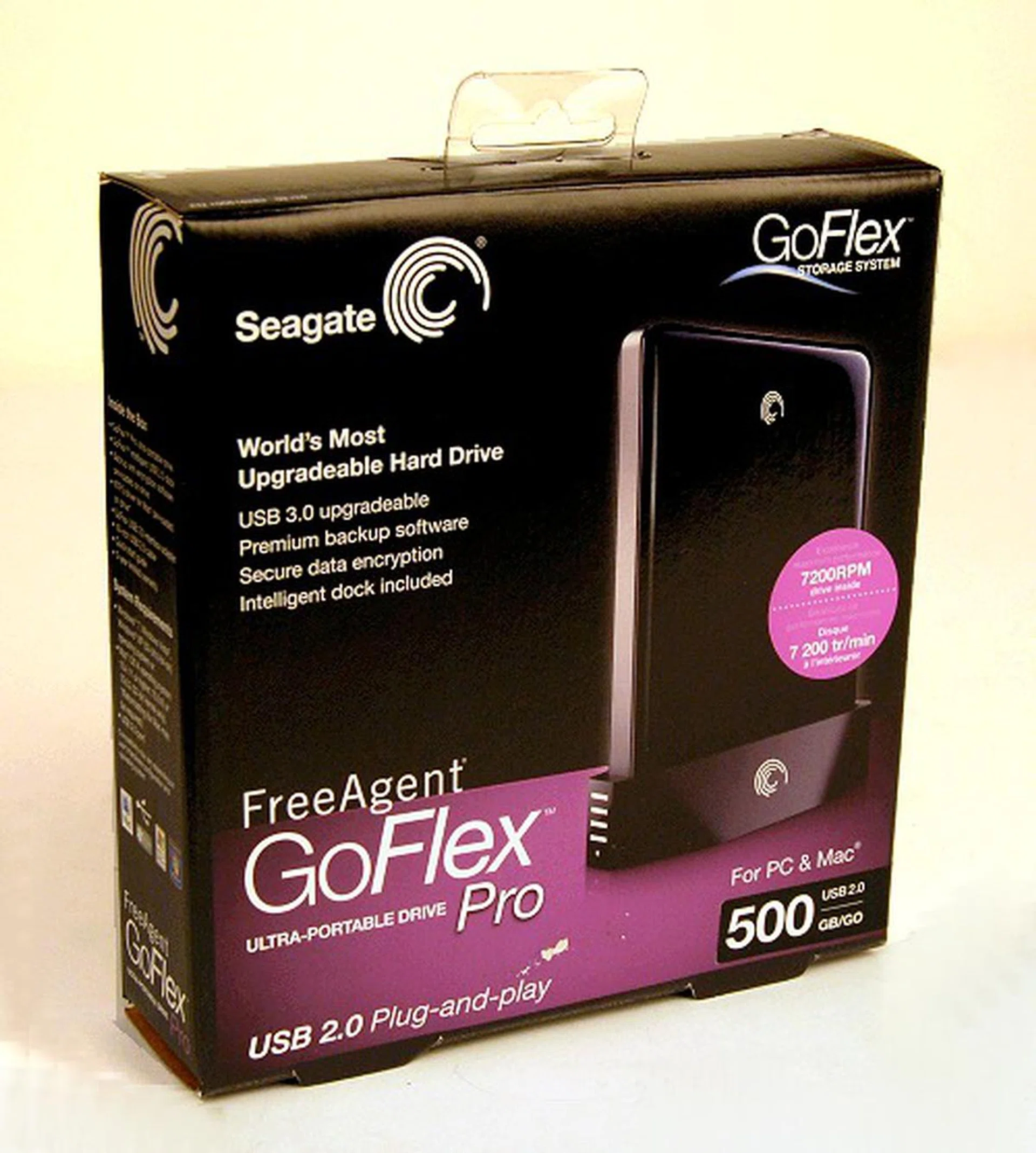 The packaging of the Seagate FreeAgent GoFlex series has improved heaps from the FreeAgent Go lineup we've seen previously. Note that the Pro versions of the GoFlex drives as seen here are based on a 7200rpm drive and it's prominently noted on the box too.