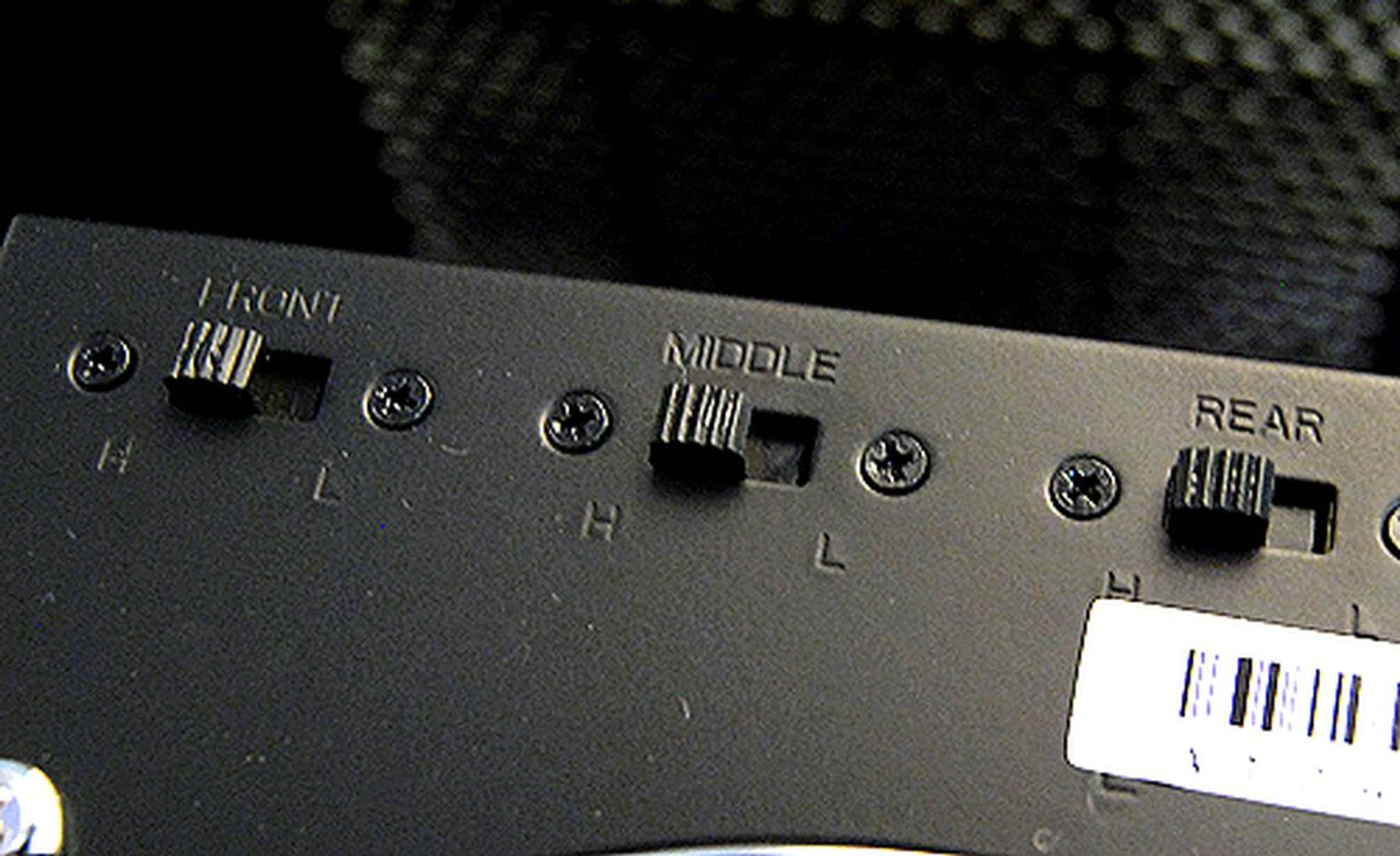 The three intake fans at the bottom each have their own fan speed selector. But there are only two modes, "high" or "low". Better than nothing, we guess.