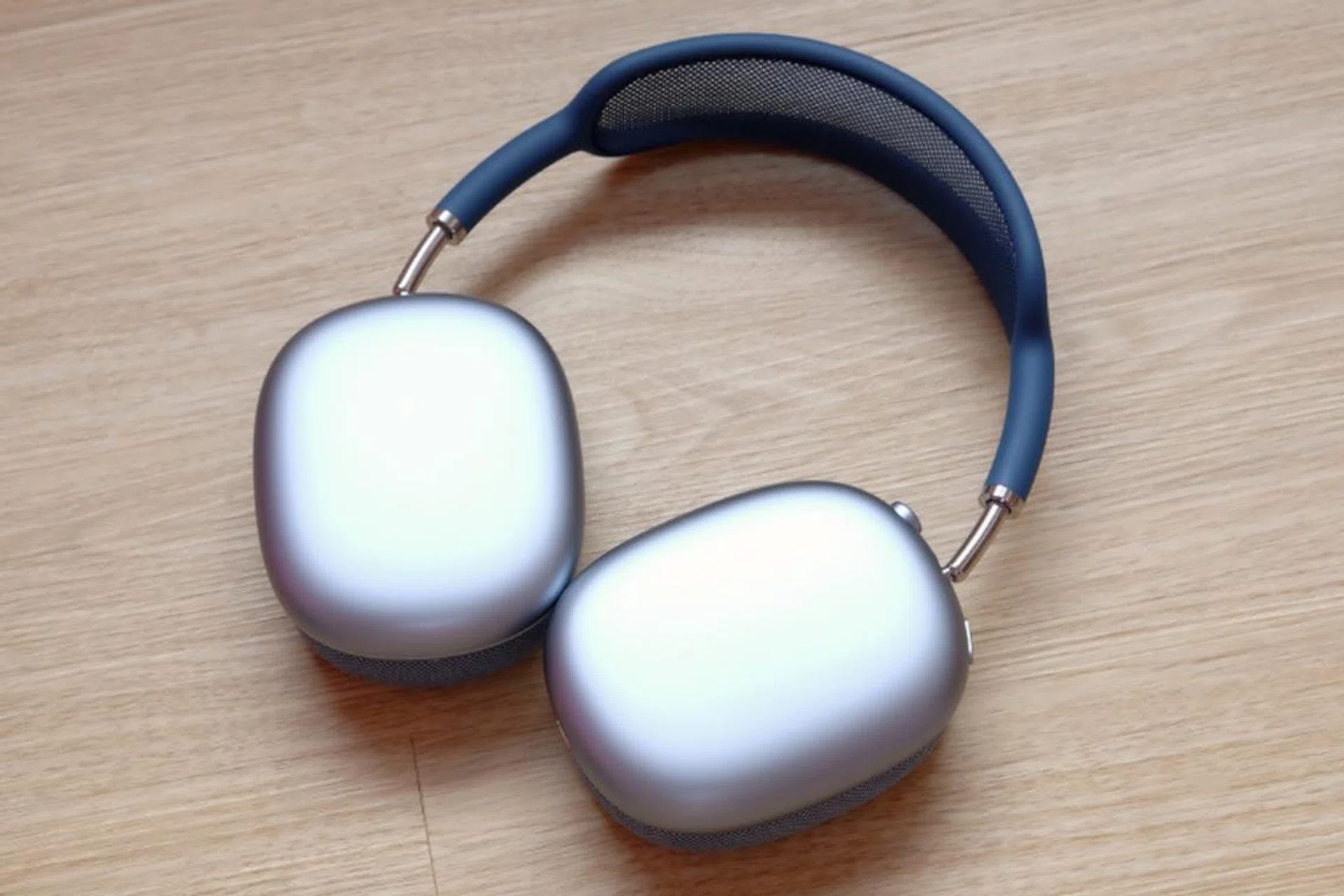 Apple's long rumoured high-end over-ear headphones are finally here. Behold the AirPods Max.