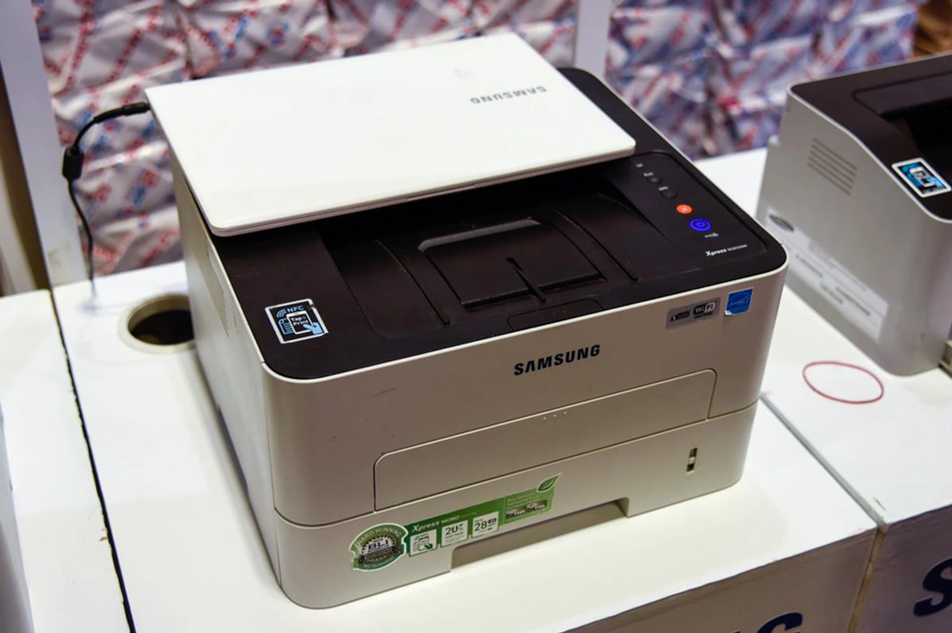 The Samsung Xpress M2835DW is a mono single-function laser printer that’s going at S$178, with free S$20 NTUC vouchers and a Probox Nekohako 5,200mAh power bank (worth S$65). Comes with Wi-Fi protected setup, does duplex and has a 3-year on-site warranty (hardware only).