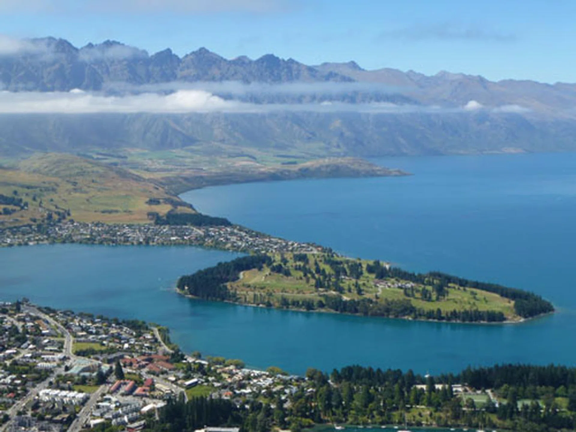 f/4.3 at 52mm, 1/640 sec, ISO100.