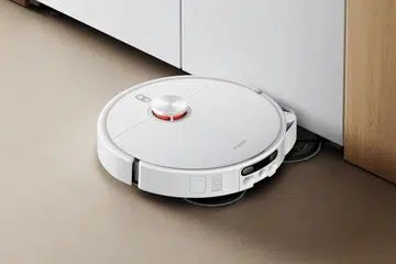 The Xiaomi Robot Vacuum H50 Pro’s extendable side brush can reach beneath appliances for better cleaning.