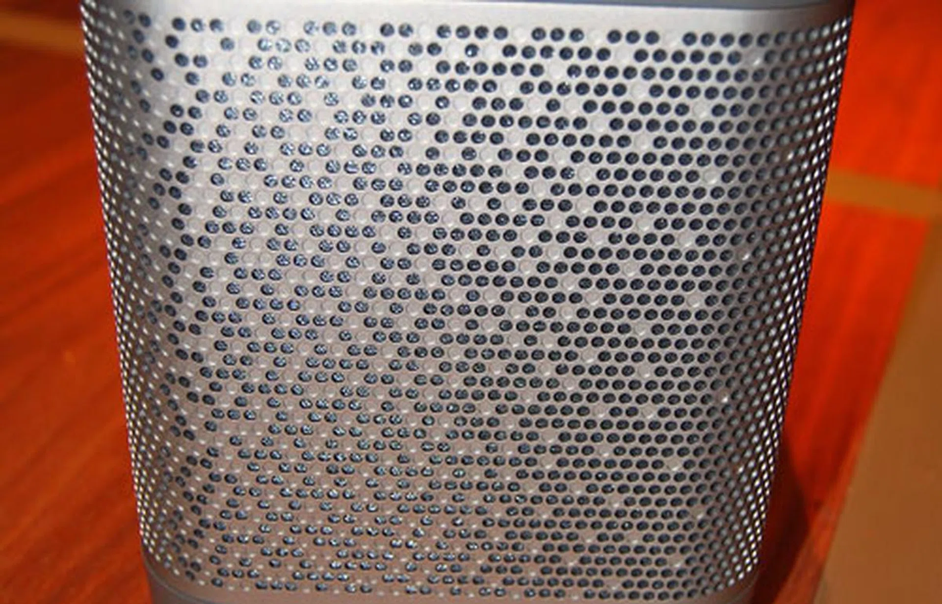 The aluminum mesh is a standard aesthetic for the portable speakers category but Bang & Olufsen have implemented it with their own spin.