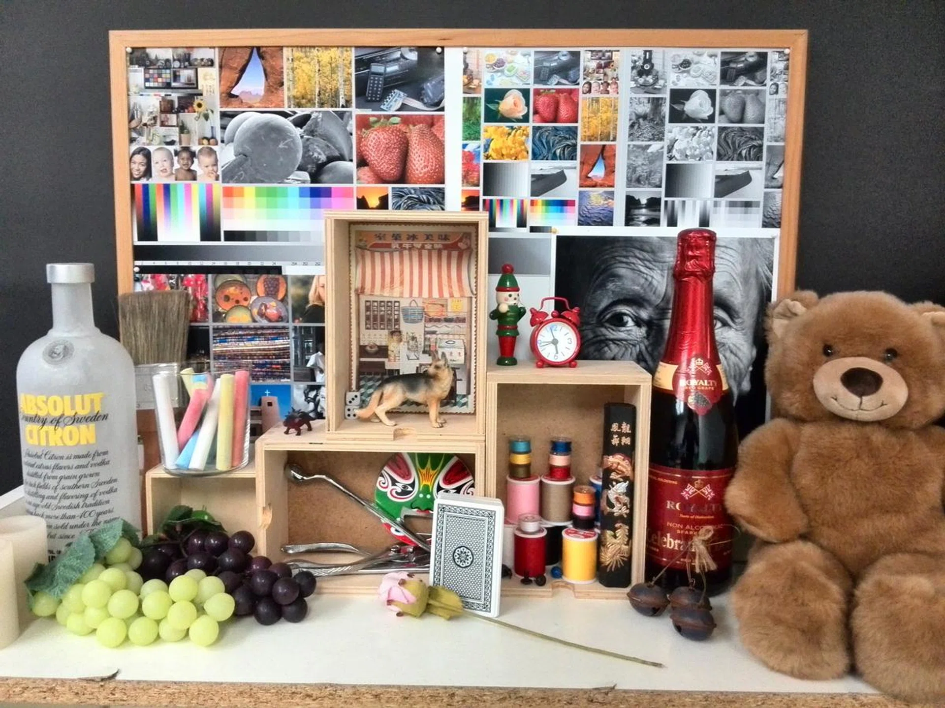 Overall image quality on the P6 is surprisingly decent, with a good level of detail and a not displeasing granular quality. However, colors appear slightly oversaturated (which you may like).  