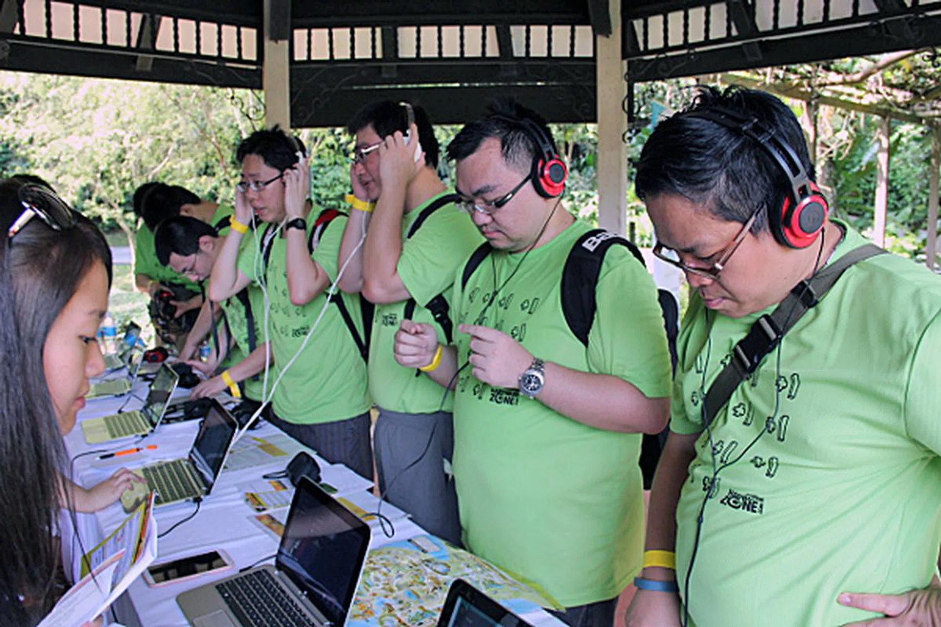 It was not easy to identify the various animals, with many of the participants concentrating intently while listening to the audio tracks. 