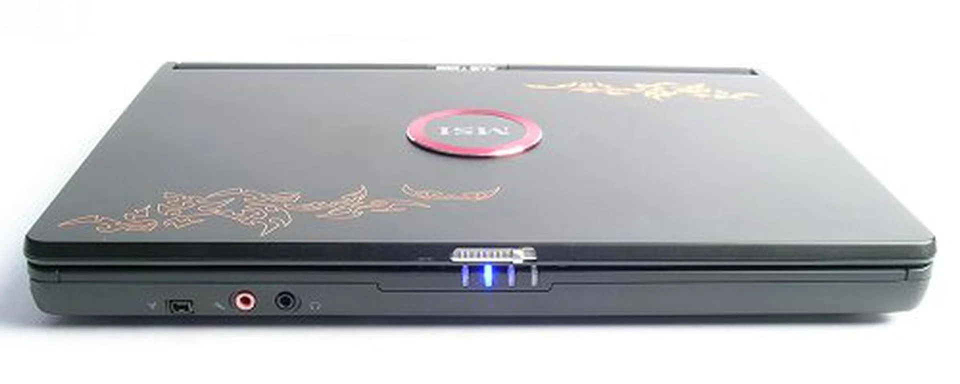 Front Face – (left to right: Mini-DV FireWire 400 port, MIC-in jack, Earphone jack and Status LEDs.)