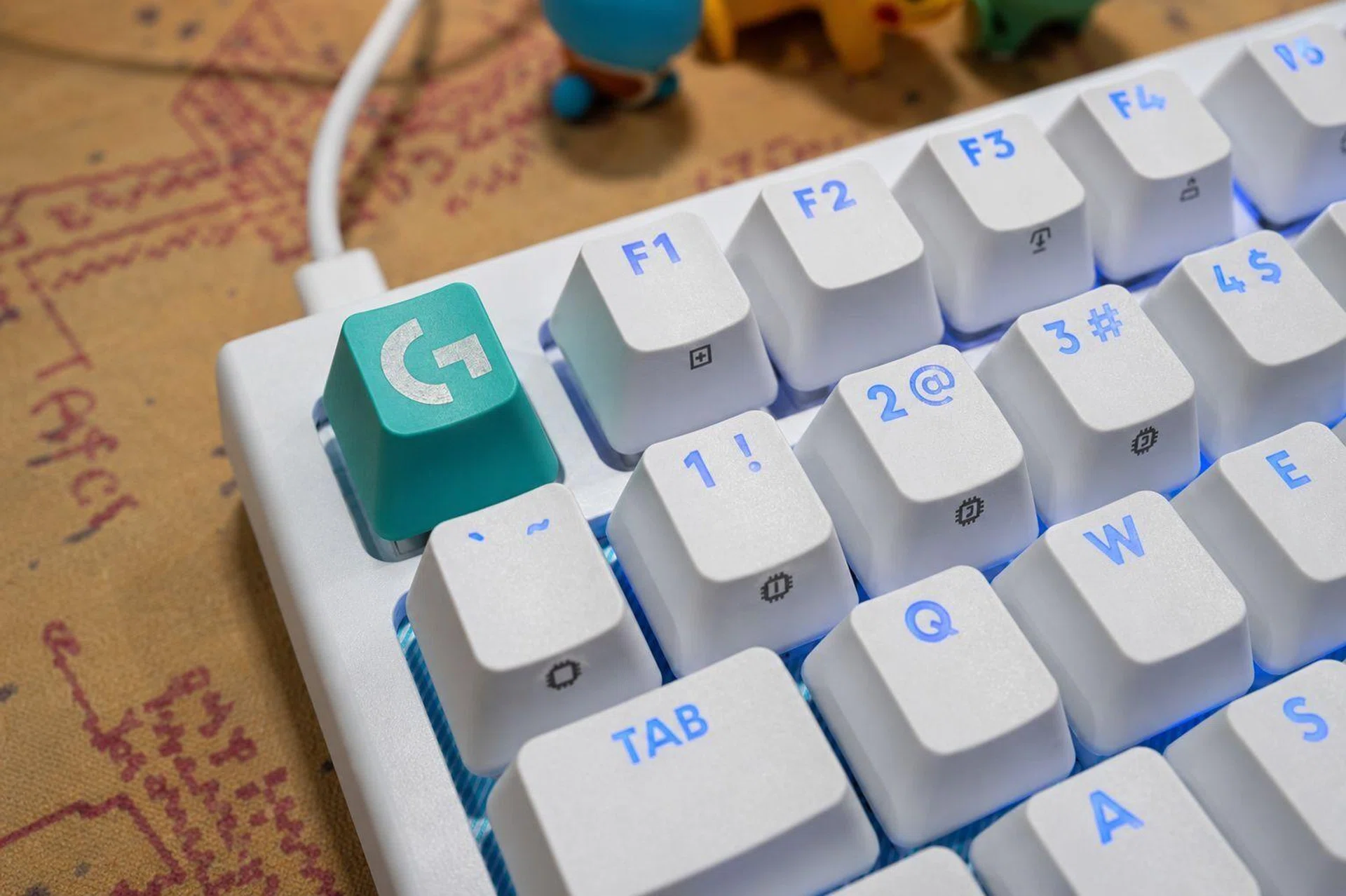 G512 X double-shot PBT keycaps