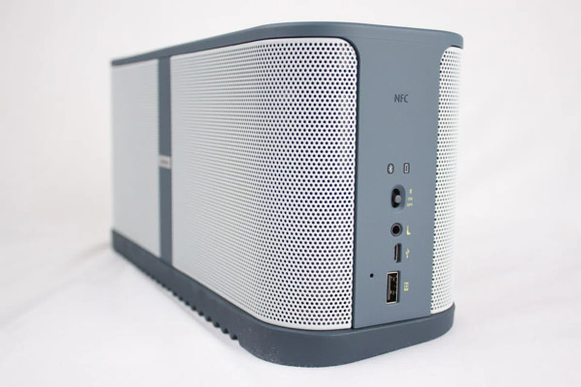 The right side of the Solemate Max holds the NFC spot, on/off switch, Bluetooth pairing switch, and the USB/audio jack inputs.