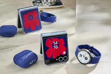 Marimekko-themed Samsung Galaxy Z Flip6, Galaxy Watch7, and Galaxy Buds3 Pro. Image: Samsung Sweden.
