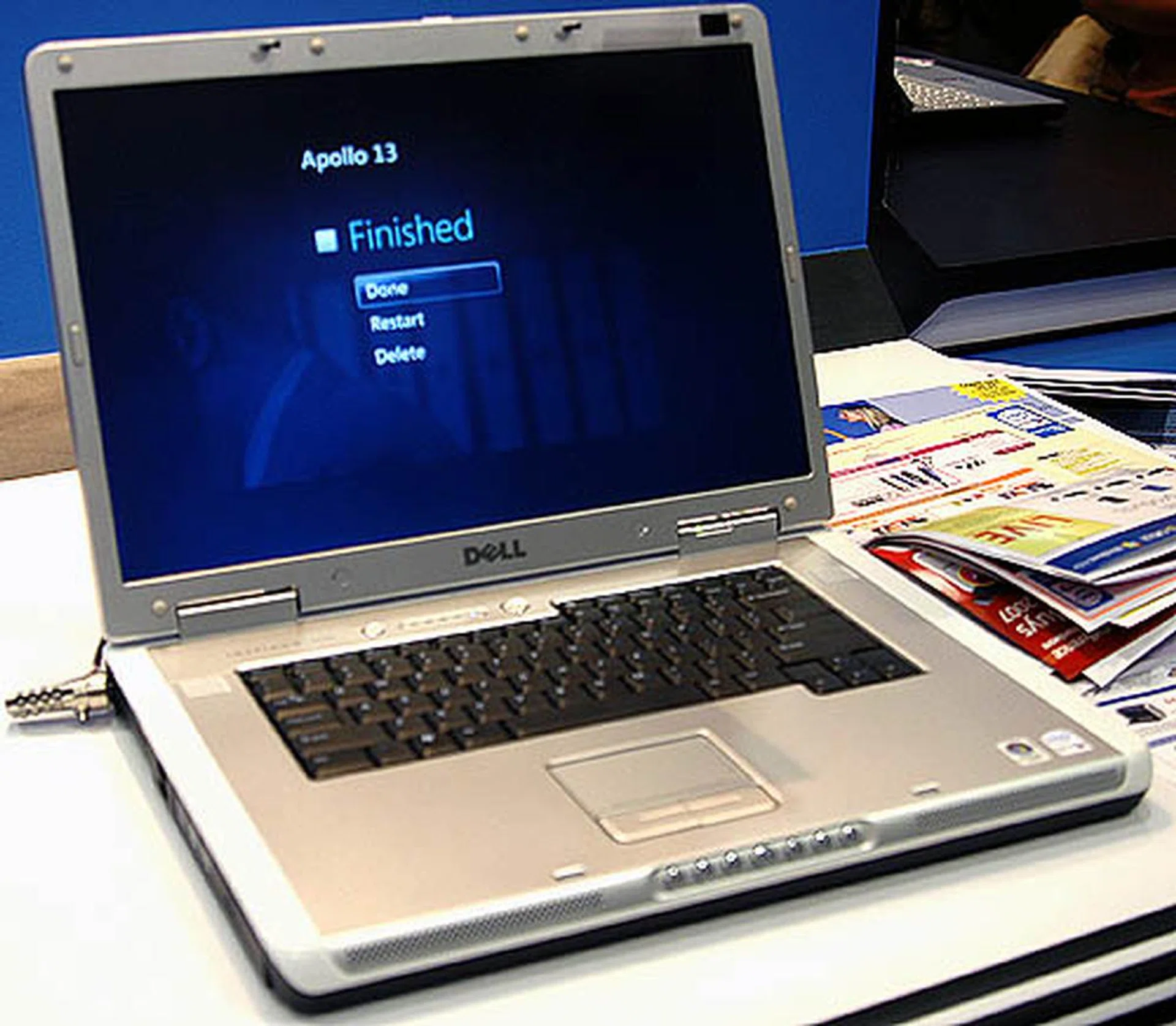  Dell has its full range of Inspiron notebooks up for sales from the low-end Inspiron 1501 to the entertainment 'powerhouse' 17-inch Inspiron 9400. Featured here is the multimedia minded Inspiron 9400, starting from just S$2449. Pay an additional S$600 and you can double your RAM to 2GB RAM and convert it into a gaming machine with a powerful GeForce Go 7900 GPU.  