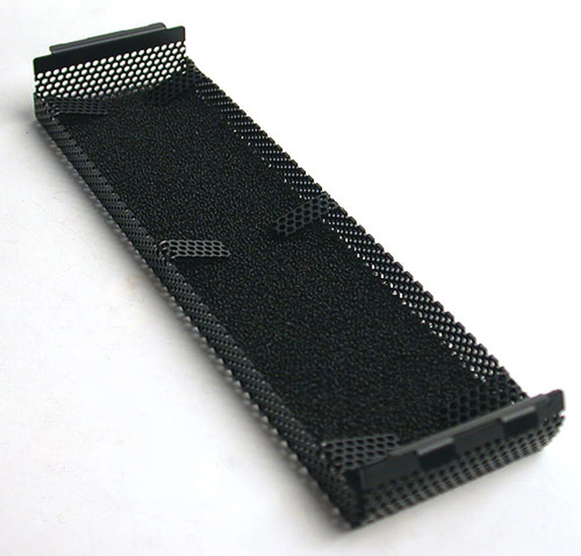 Every piece of the removable front bezel cover comes with its own dust filter. Cleaning them could be quite the hassle. 
