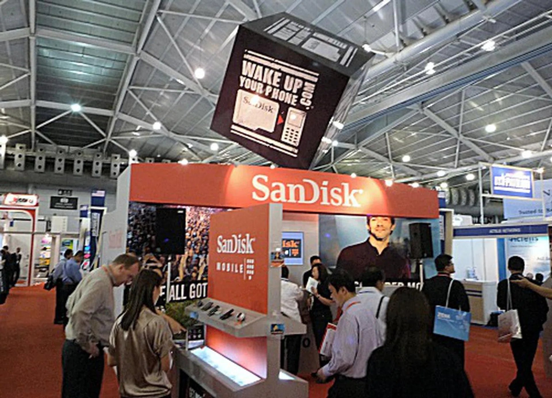  Sandisk wants you to "Wake Up Your Phone"! No prizes for guessing what they want you to wake your phone up with though.  