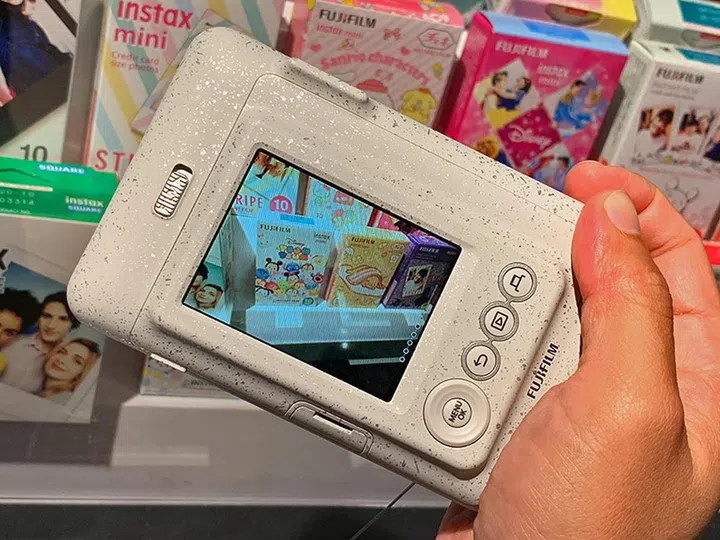 The LiPlay has a 2.7-inch display, useful for framing and reviewing your shots.