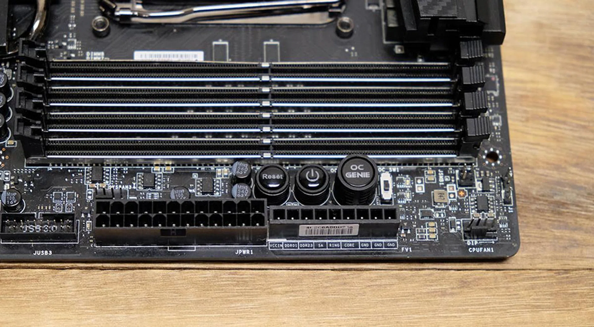 MSI X99A Godlike Gaming Carbon OC Genie