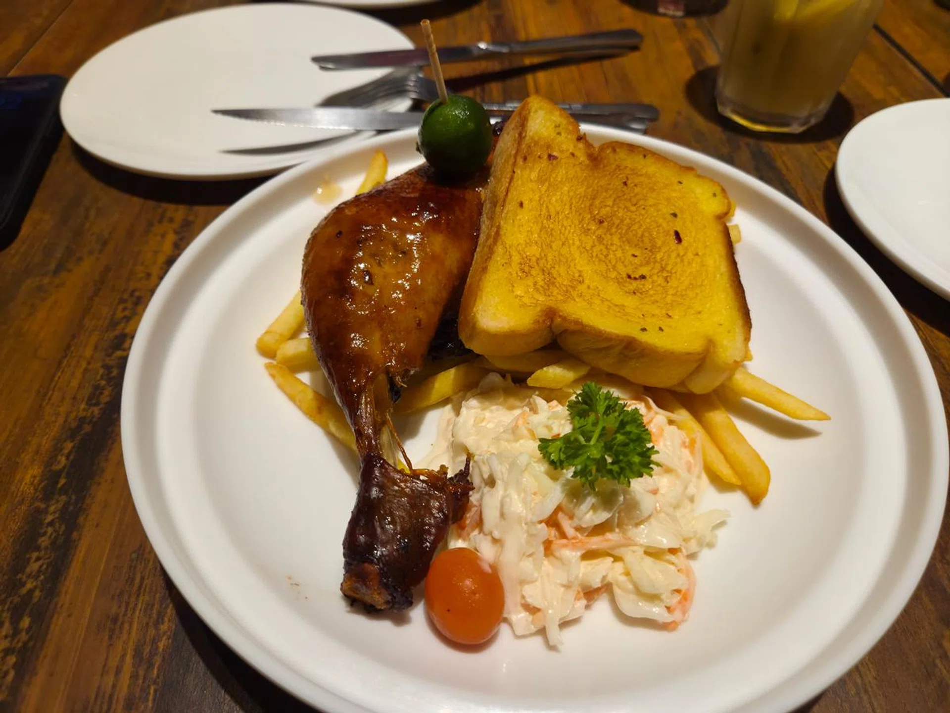 Main camera, 50MP. Photo: HWZ.