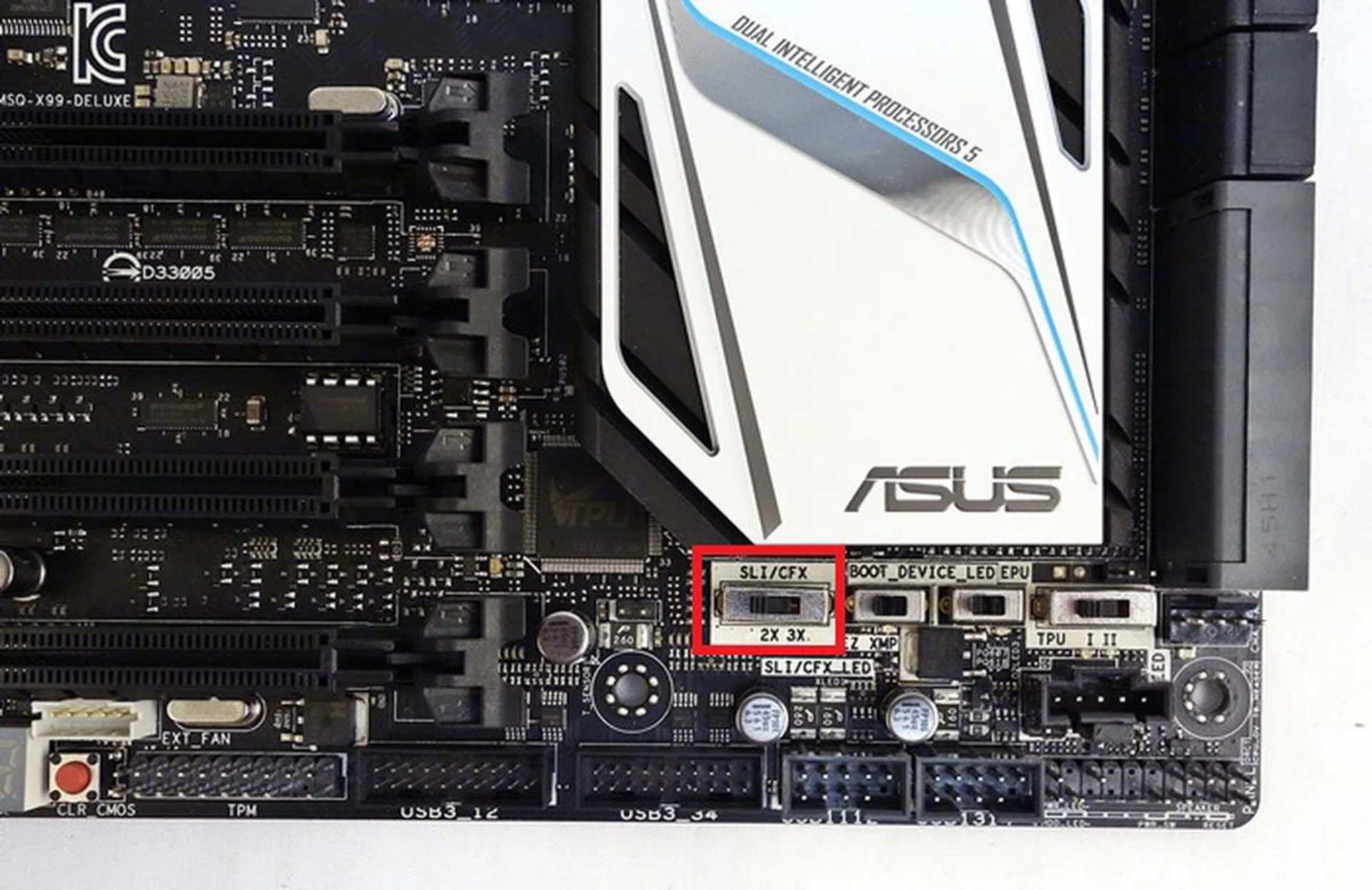 The SLI/CFX switch will help indicate which PEG slots are suitable for a 2-way or 3-way graphics card installation.