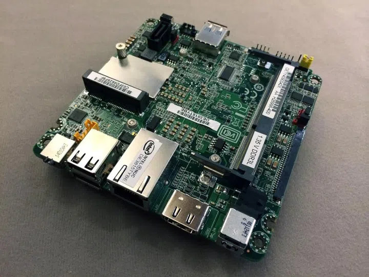 Despite the taller form factor, Thin Canyon  still utilizes the compact 4 x 4 inch motherboard of previous NUC kits.