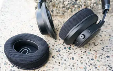 You can easily replace these ear cups when they're worn down.