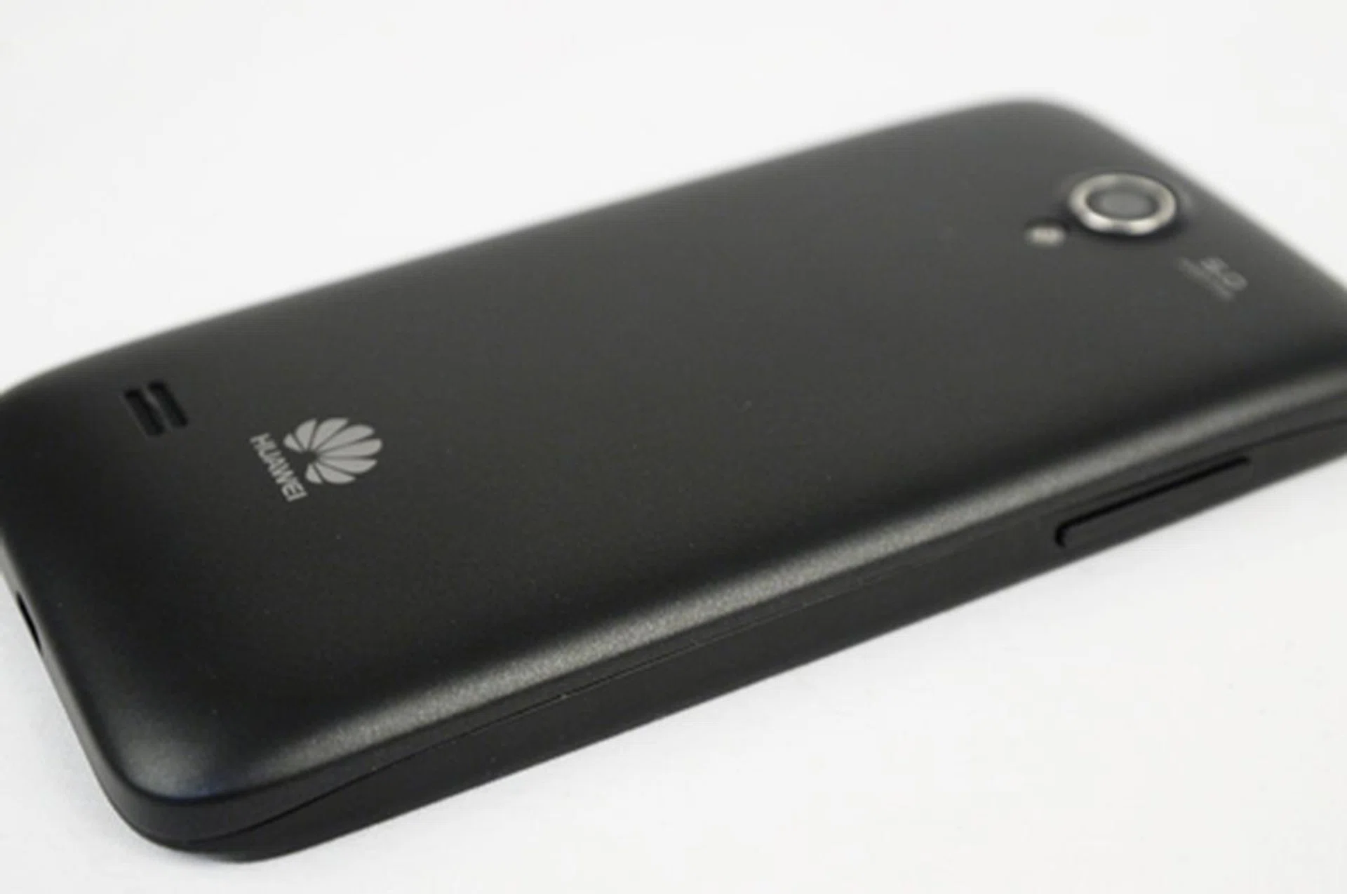 A smooth plastic back makes for a cleaner-looking phone.