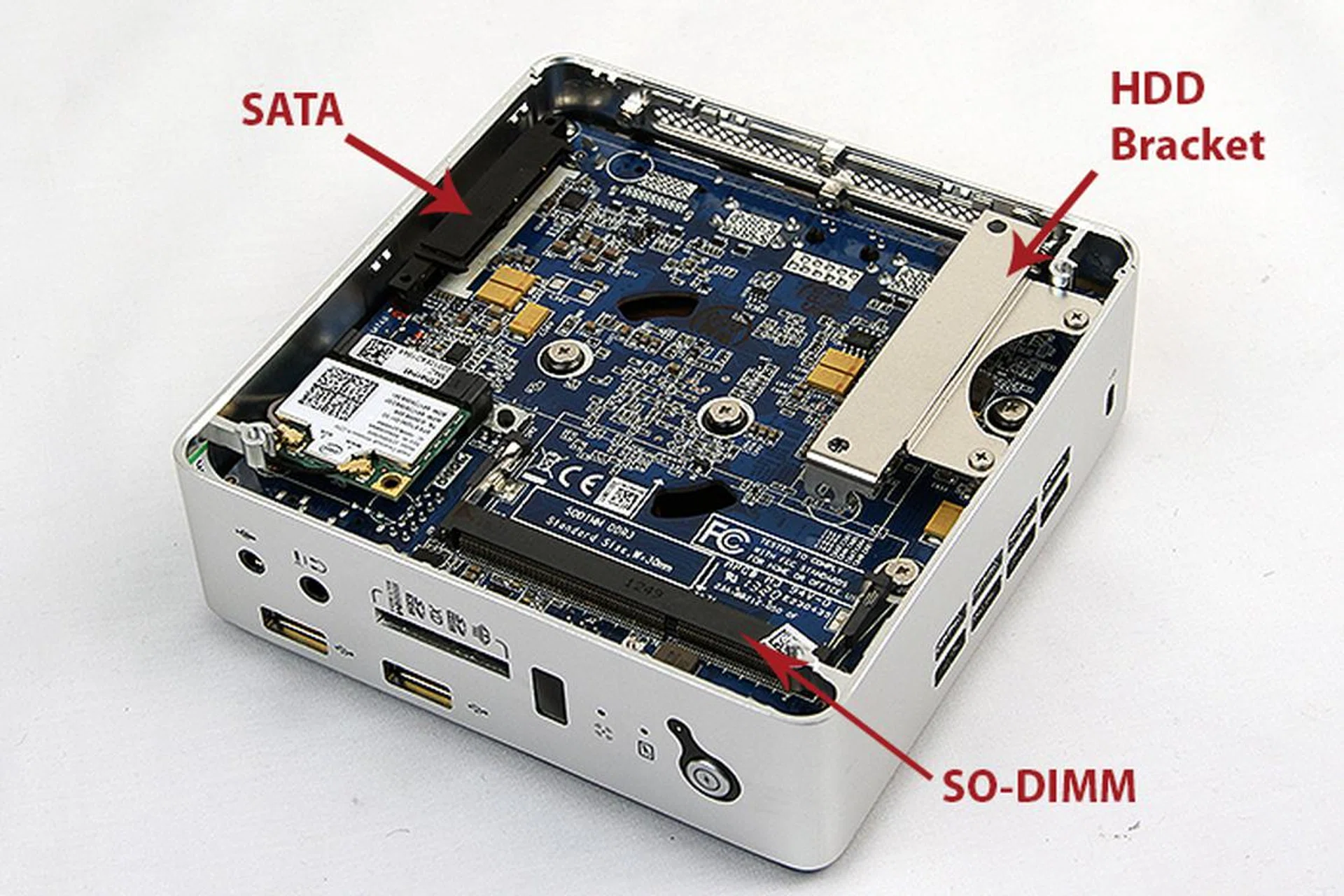 Installation was easy. Even users who have not dabbled in DIY should be able to install the hard drive and memory with no issues.