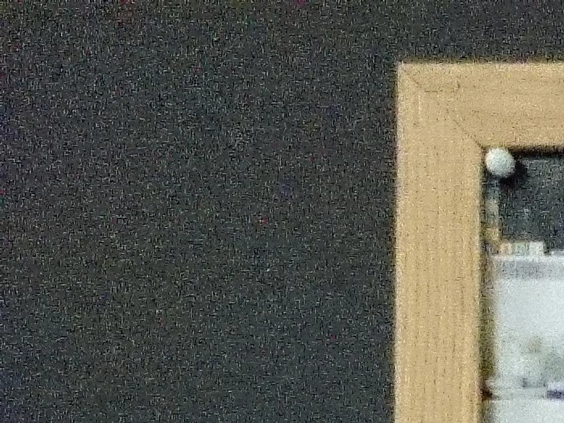 Sony Z1, 20MP, ISO 1250, 100% crop.