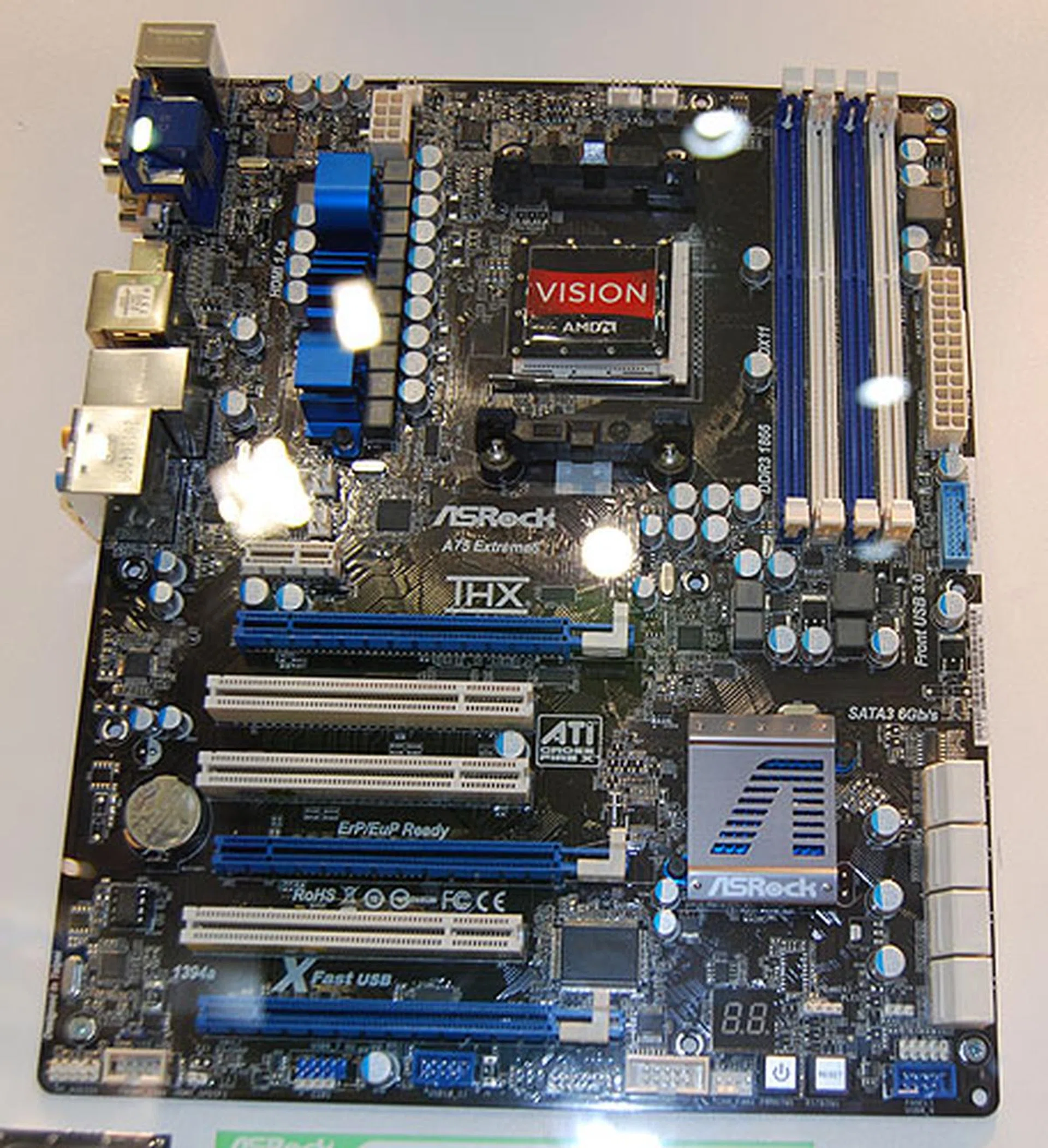 The A75 Extreme6 is based on AMD's A75 FCH chipset, with integrated AMD Radeon HD 65XX/64XX series graphics. Analog VGA, HDMI and DVI outputs are present, but you can install your own multi-GPU setups (only CrossFireX is supported). 