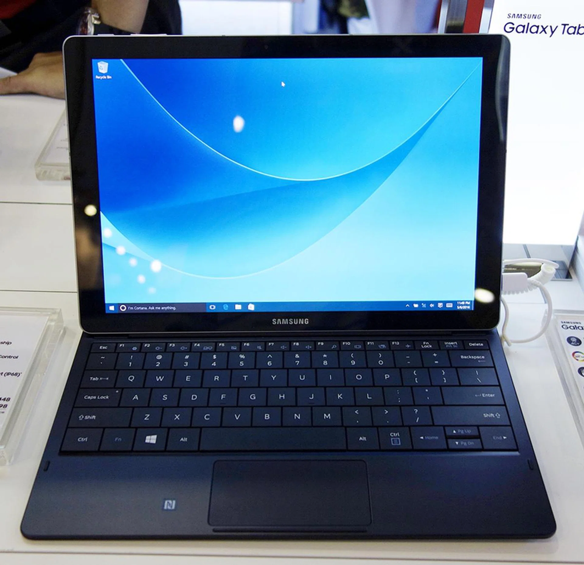 The Samsung TabPro S has a 12-inch 2,160 x 1,440 pixels resolution (216ppi) Super AMOLED display that is bright, colorful, with great viewing angles. Priced at $1,698, the convertible features the “Skylake” Intel Core m3-6Y30 mobile processor, with 4GB of system memory, and a 256GB SSD for storage. The device is sold with its keyboard, and comes with a bundle that comprises a 250GB Samsung Portable SSD T3, a Samsung multi-port adapter, and a designer Microsoft Bluetooth mouse (worth $45).