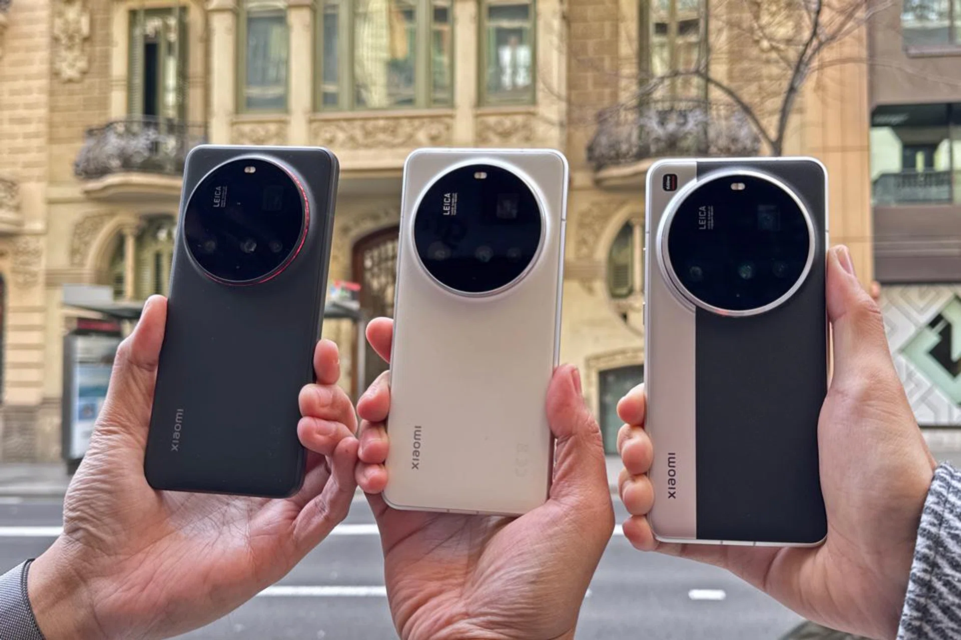(L to R): Xiaomi 15 Ultra in Black, White, and Silver Chrome. Photo: HWZ.