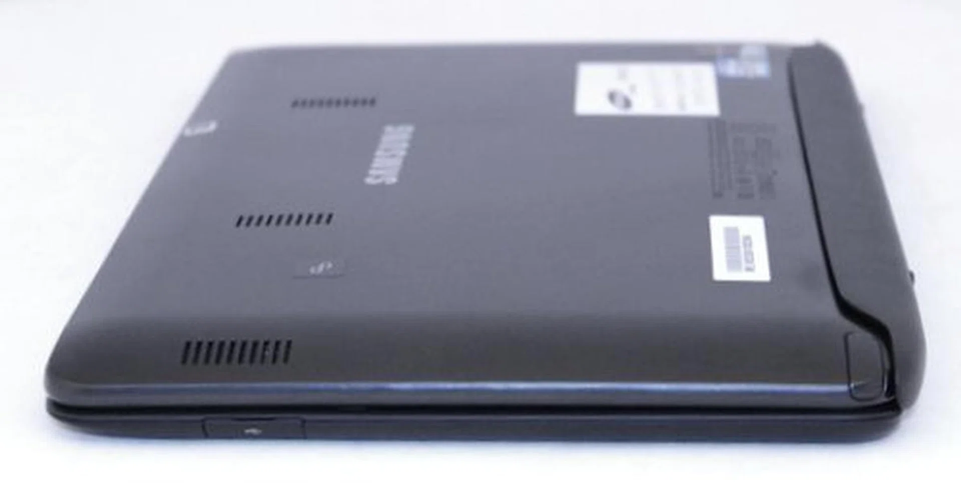 The right side of the dock houses the S-Pen, while the dock has an additional USB 2.0 port. 
