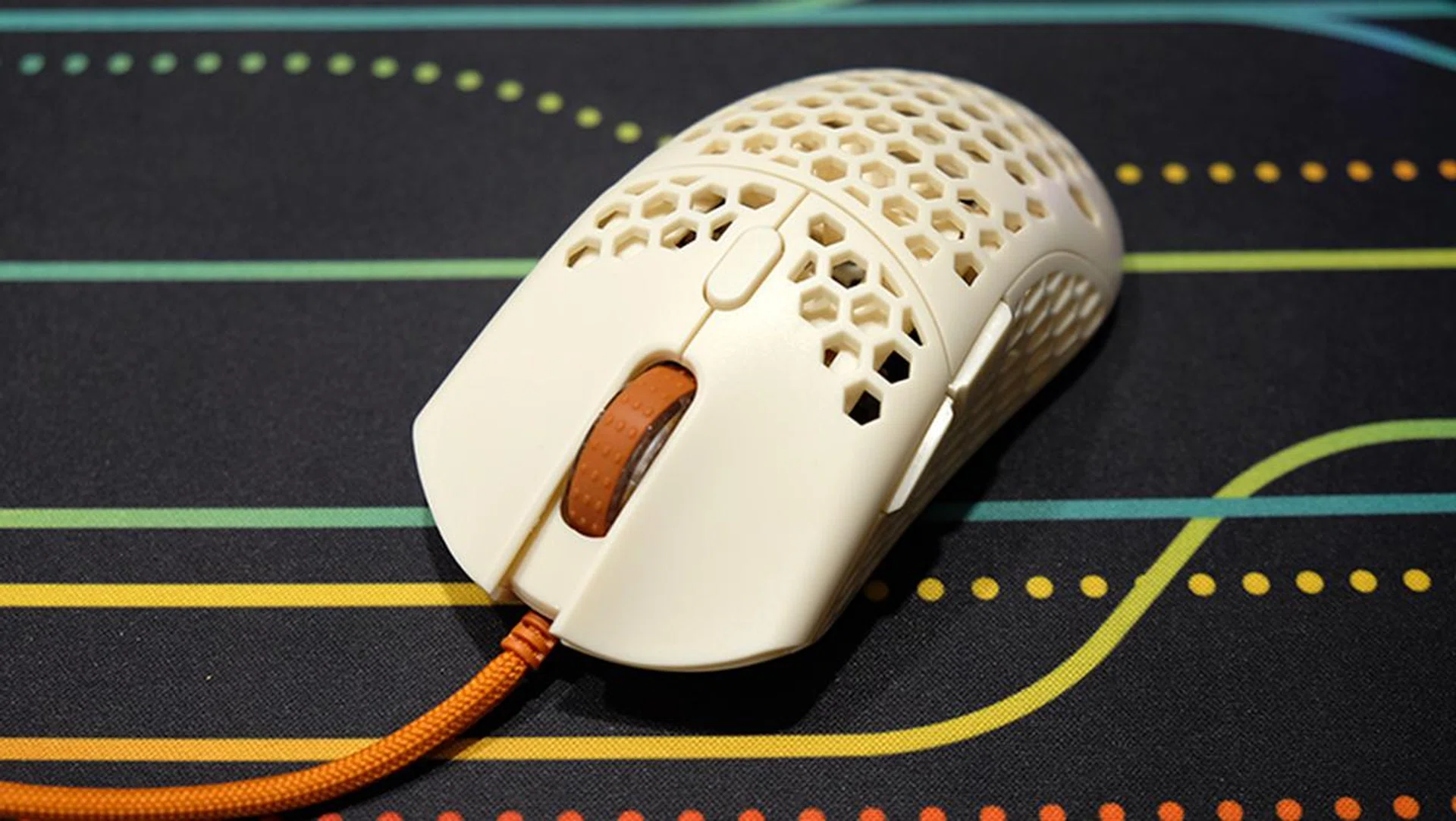The Ultralight 2's surface lacks any sort of coating.