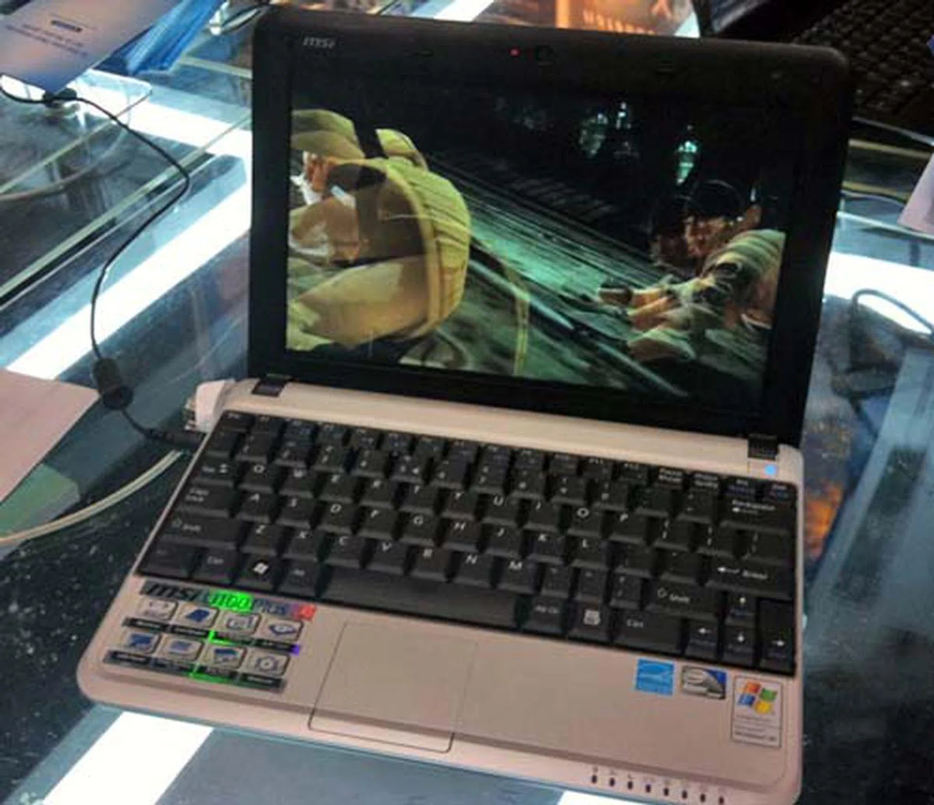 The good ol MSI Wind U100 Plus goes for your wallet with a killer deal of just $599. Throw in $10 more bucks and get an upgrade of 2GB RAM and 320GB HDD.
