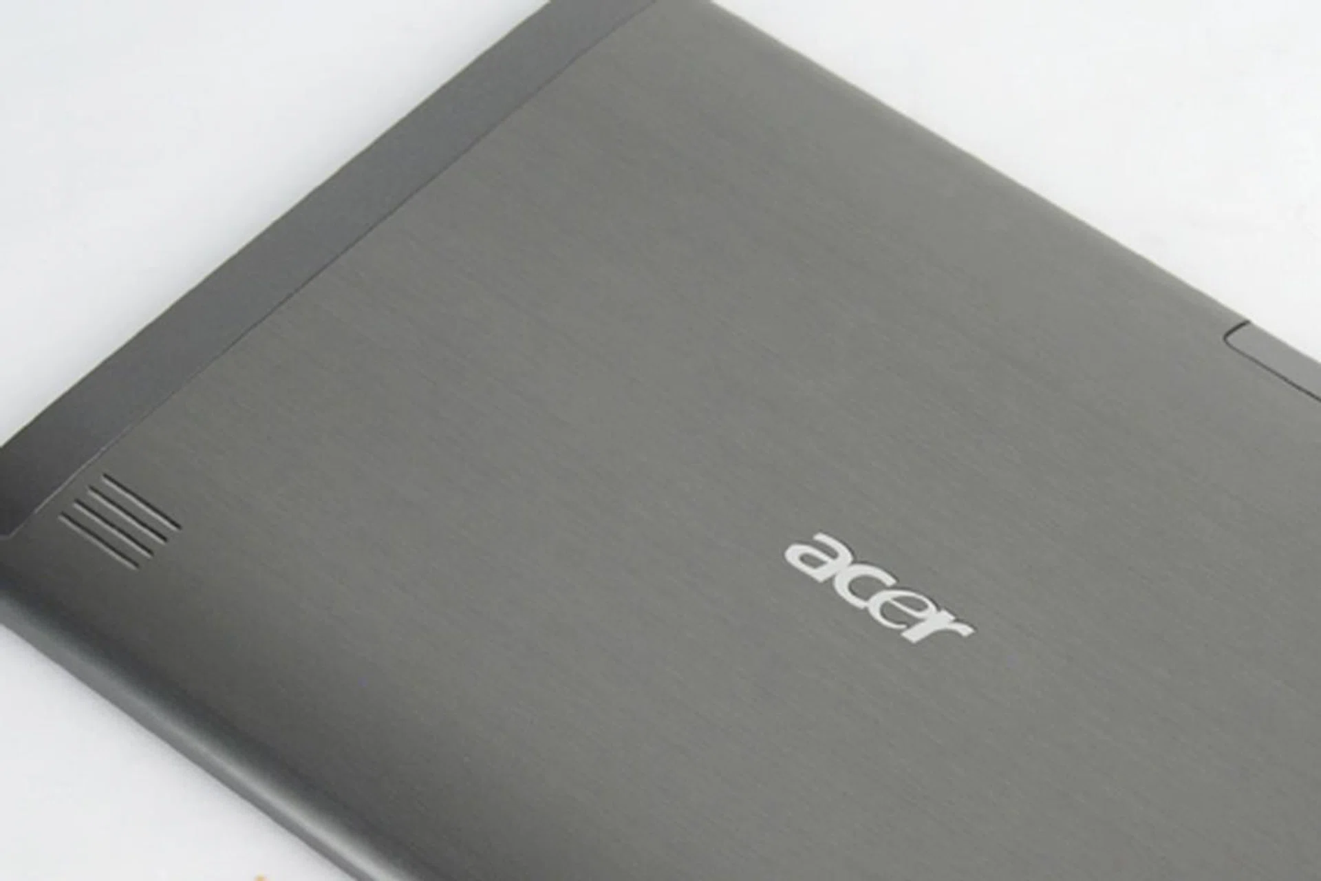 The brushed metal finish is a nice touch, but the added weight could be a deal breaker.