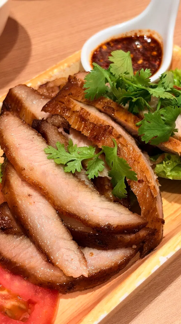 iPhone 18 Pro Max main camera food sample
