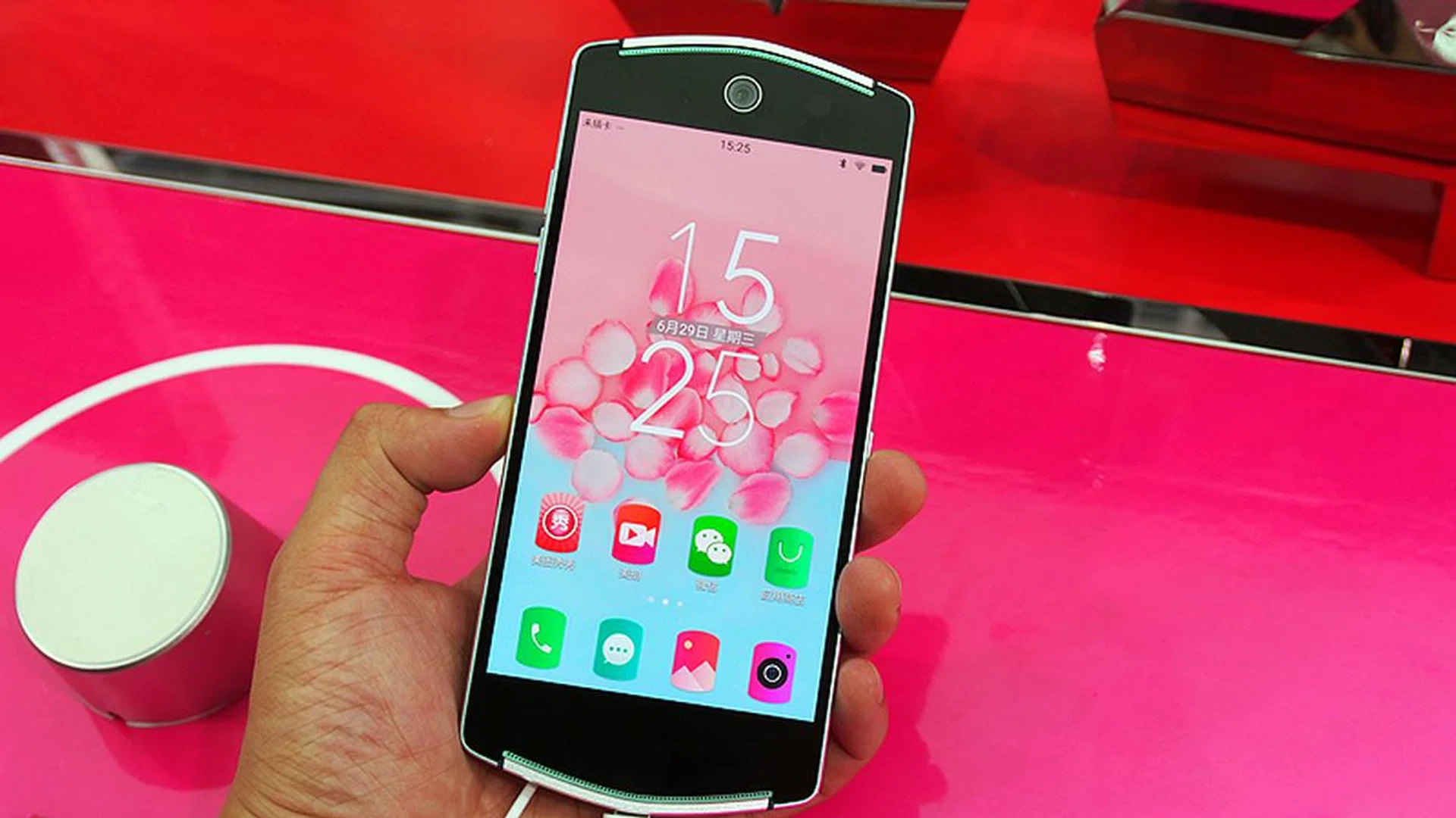 OLYMPUS DIGITAL CAMERA         