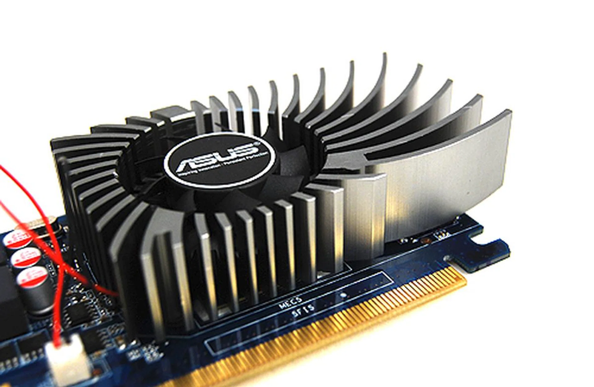 The fan is probably the smallest we've seen on any graphics card. To make up, the heatsink design is pretty aggressive, making use of oversized cooling fins to dissipate heat.