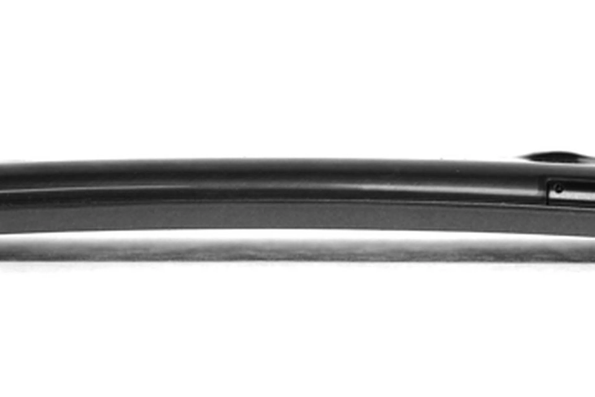 The curve on the G Flex is quite gentle, with the top and bottom of the phone just 4mm further forward than the middle. 