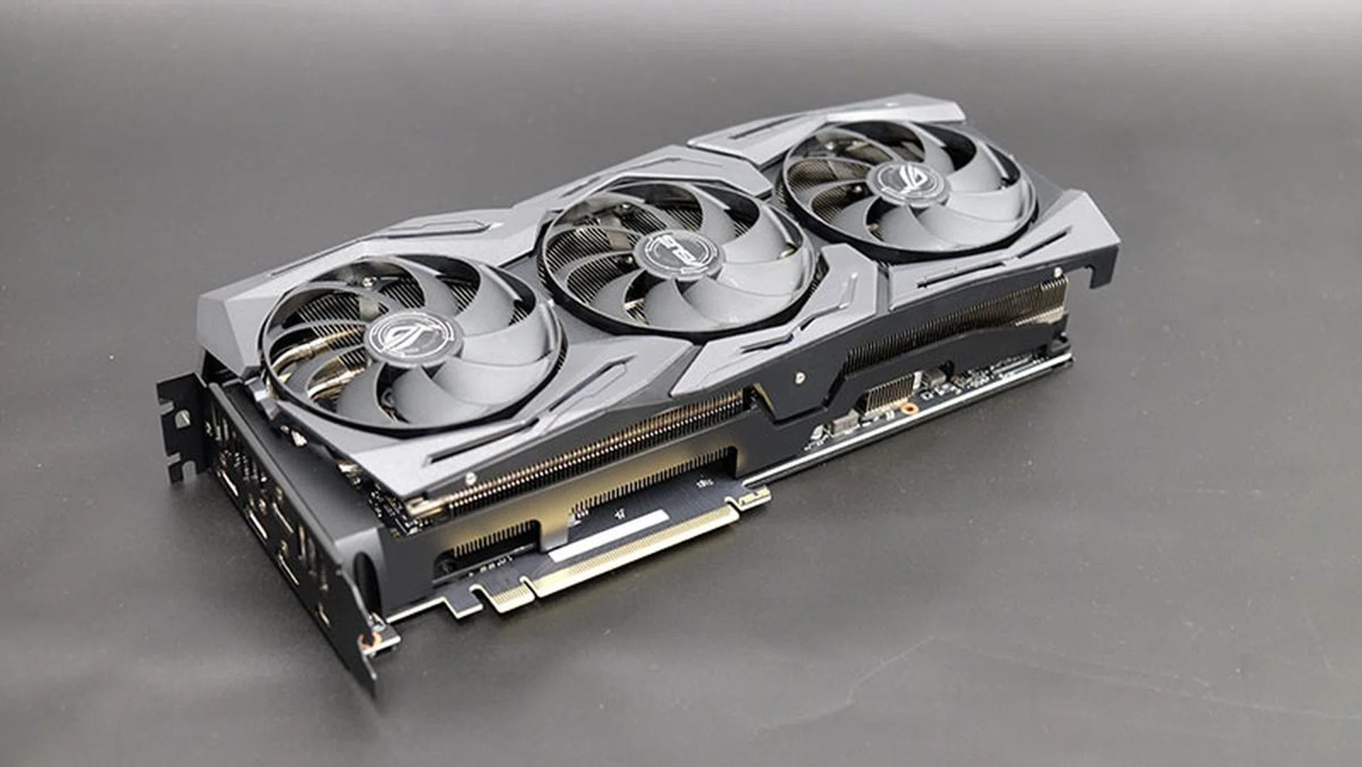 ASUS ROG Strix GeForce RTX 2080 Super Gaming