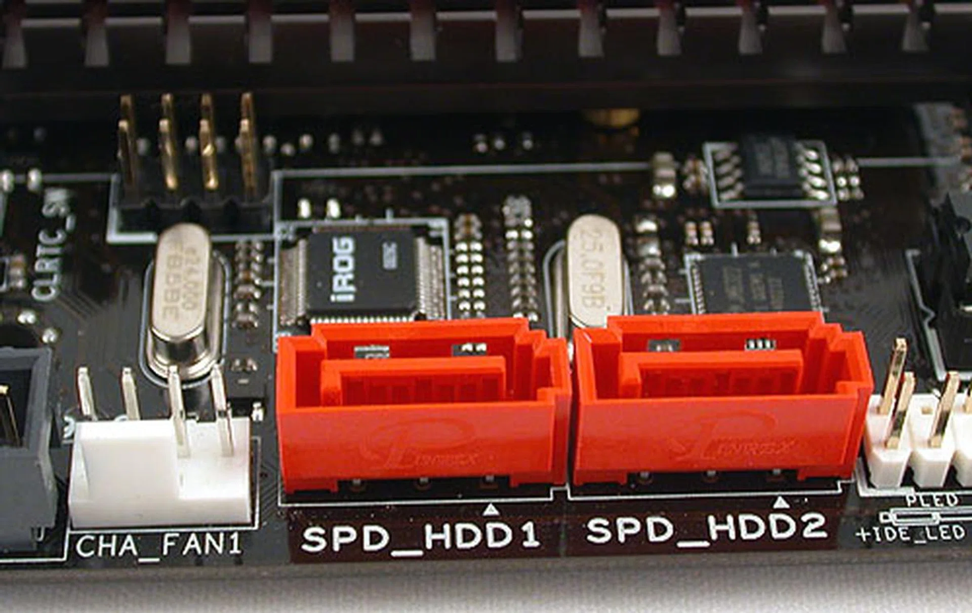 These are two additional SATA ports for hard drives, with RAID 0 and 1 support, thanks to a separate JMicron controller.