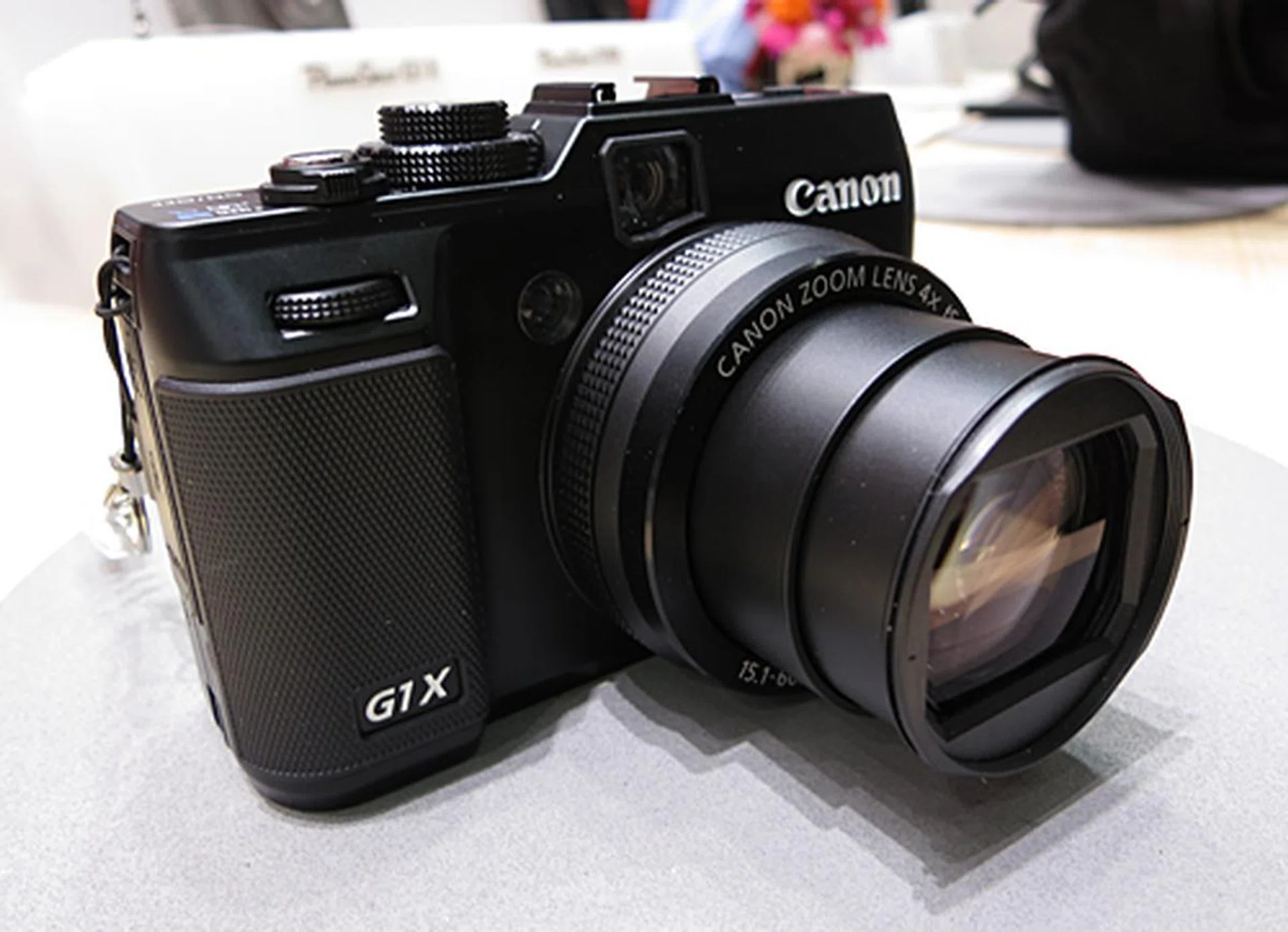 The PowerShot G1 X (US$ 799.99) drew the largest crowds at Canon’s compact camera exhibit at CP+ 2012.