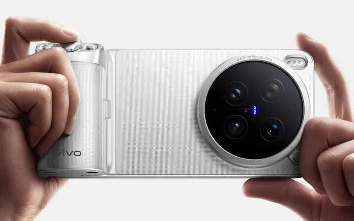 Vivo X300 Ultra Singapore launch price