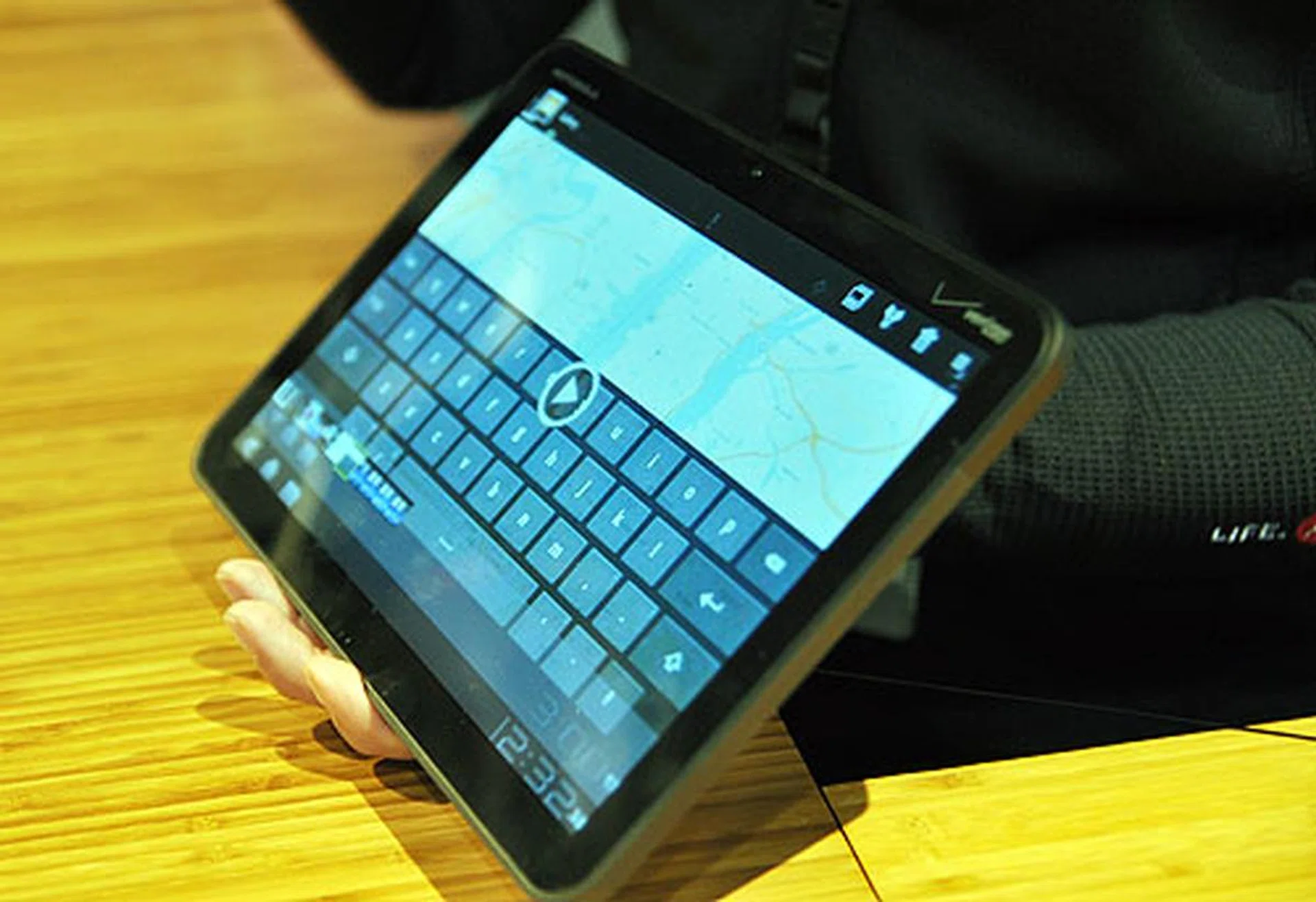 As we've mentioned, no hands on with the Xoom as yet, and you can only watch videos that showcase the new Honeycomb OS.