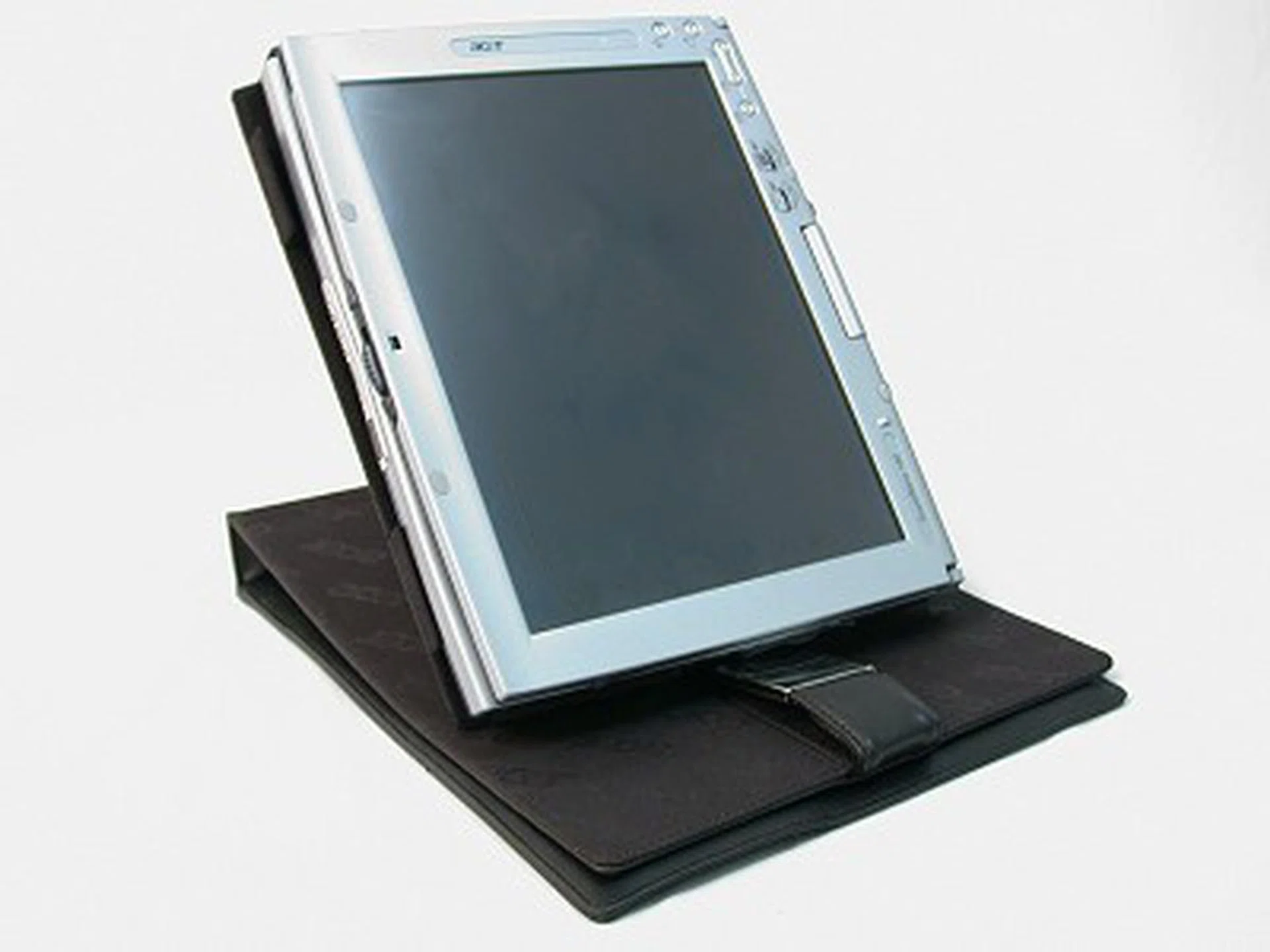 The Acer TravelMate 100 Tablet PC, one of the first models to have hit the market. 