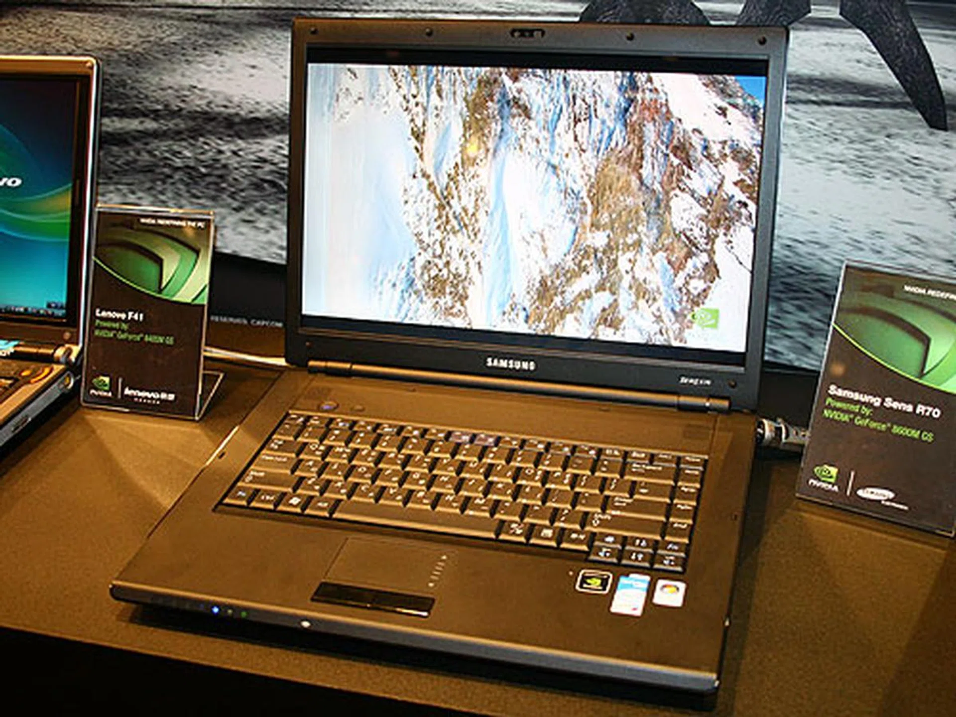  The larger Samsung Sens R70 is more powerful than the Q45 since games will run faster with its built-in NVIDIA GeForce 8600M GS graphics.  