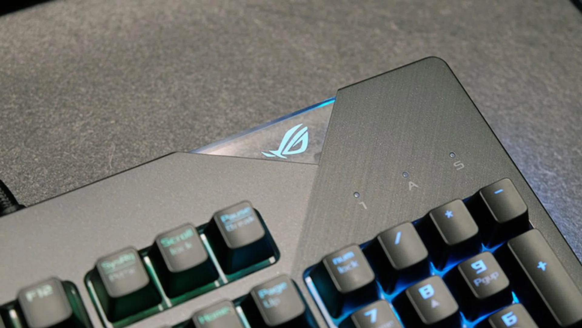 ASUS ROG Strix Flare