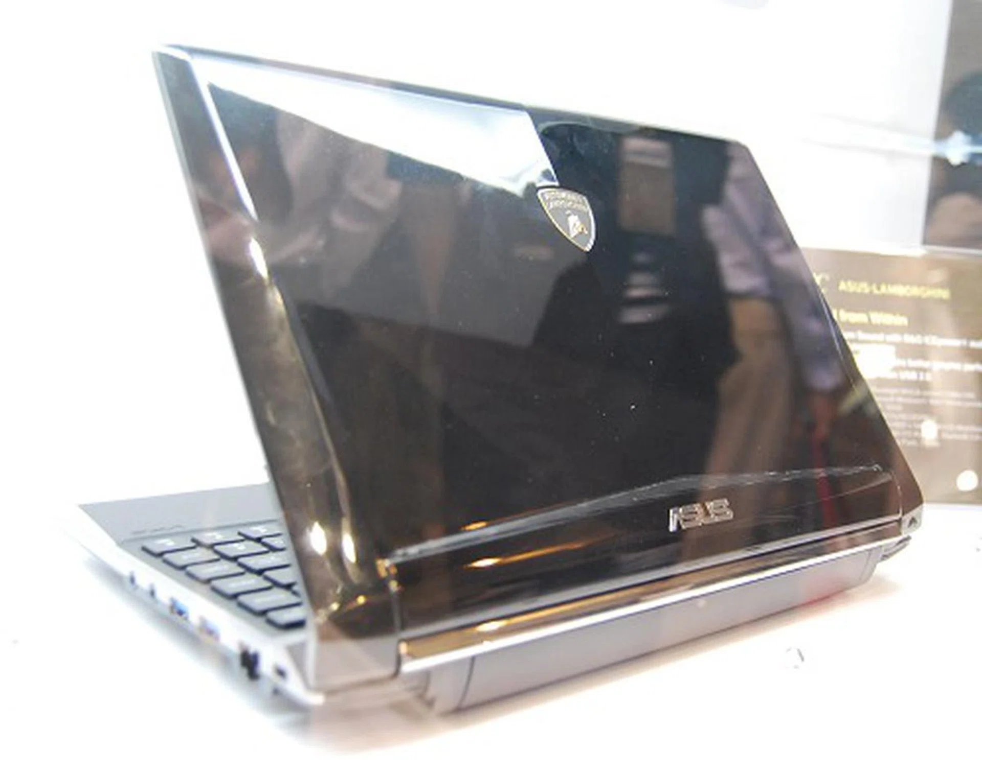 If you thought this was an older notebook, get ready for this - it's an Eee PC ASUS-Lamborghini machine! Nobody saw this coming, but seeing that Acer has a Ferrari themed notebook in this segment, we can understand how this came about. After looking at the VX7, this doesn't look fantastic anymore, but nonetheless, it's still a posh netbook. Feature:- SonicMaster Premium Sound with B&O ICEpower audio technology, Intel Atom D525 with next generation NVIDIA Ion, DDR3 memory, USB 3.0, 12.-inch LED backlit screen (1366 x 786 pixels resolution) and Window 7 Home Premium. Comes in white and black.