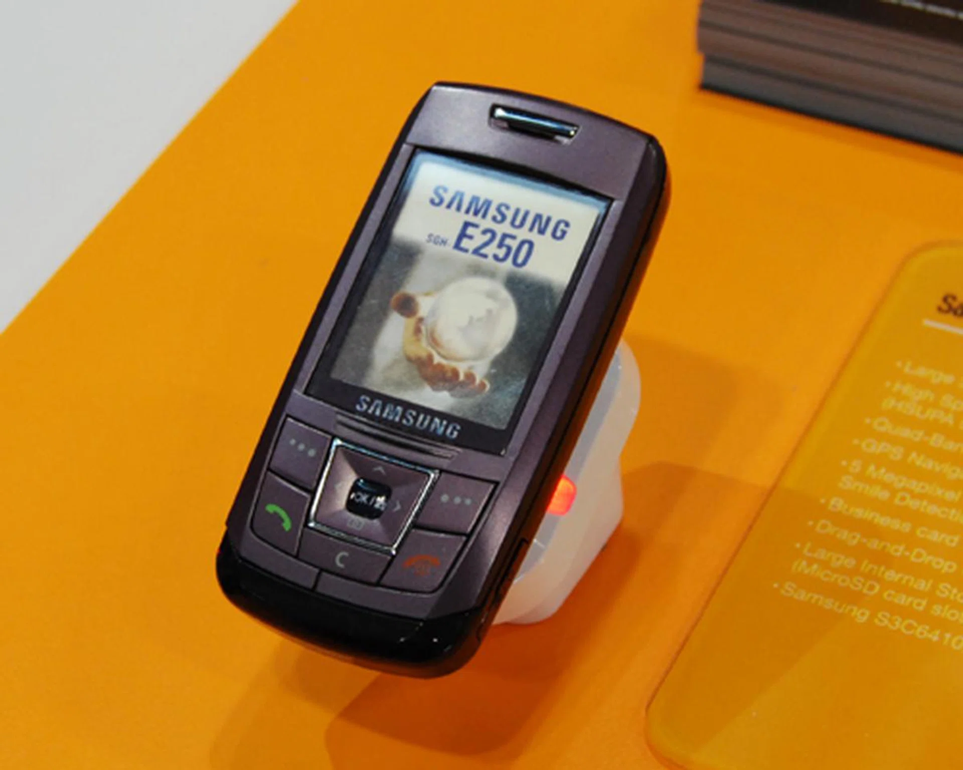 On an even tighter budget after all the other purchases? Then the Samsung E250 is a good choice, which doesn't cost a pretty penny. All you need is $98 (usual price $169) to bring back this basic, entry-level phone to send or receive calls and messages.