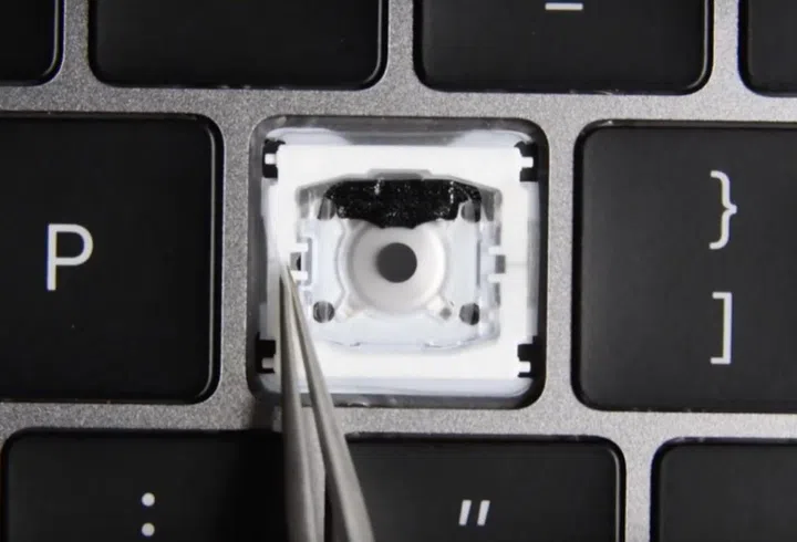 Screenshot taken from iFixit's YouTube video on MacBook Pro 2018 Initial Findings: Keyboard Design Cover-Up?