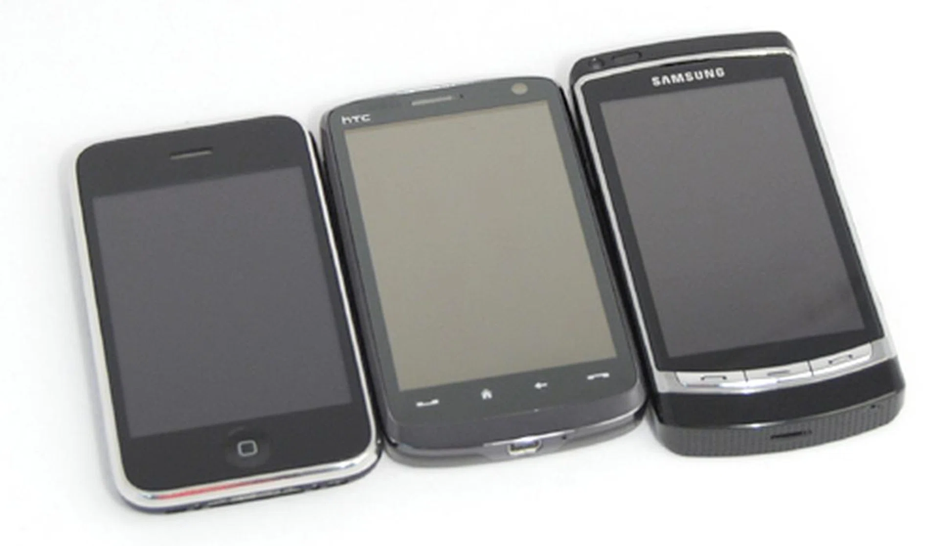 From left: Apple iPhone 3G (3.5-inch screen), HTC Touch HD (3.8-inch screen) and the Samsung I8910 Omnia HD (3.7-inch screen).